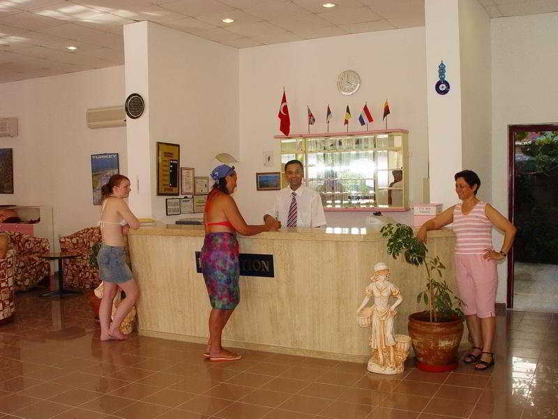 Kivilcim Hotel 말마리스 외부 사진